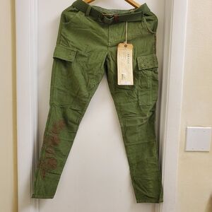 🤩New with tags Rare vintage Da-nang embroidered cargo pants size xs/s